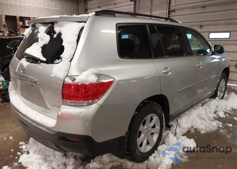 2012 Toyota Highlander Se V6 z USA, uszkodzony, nr VIN 5TDBK3EH0CS173831